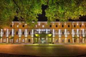 EA Hotel Tereziánský dvůr, Градец-Кралове