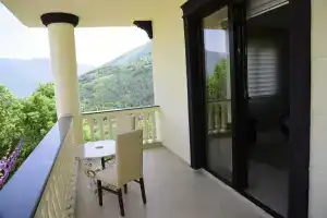 Mars Hotel, Артвин