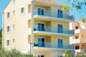 Beautiful Home in Cavtat With Wifi and 1 Bedrooms, Млини