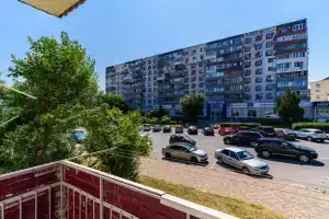 LetoApart (ЛетоАпарт) на улице Исаева 13, Новороссийск