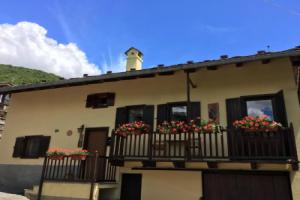 Aosta Mountain House- Casa La Chapelle, Аоста