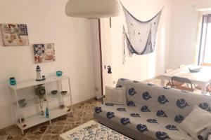 Apartment with 2 Bedrooms in Ustica, with Wifi - 2 Km From the Beach, Устика