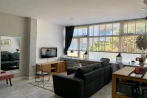 Amsterdam Beach Apartment 2, Private Garden, Зандворт