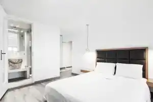 Hotel «Thireas», Фира