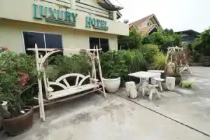 Luxury Hotel, Канчанабури
