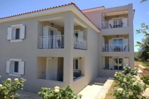 Casa de Rosa Apartments, Свороната