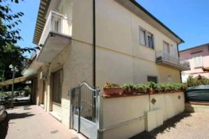 Beach 2 Bedrooms Apartment With Balconies, Торре-дель-Лаго-Пуччини