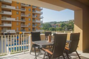 Apartment Sleeps 4 With Sea View, Риека