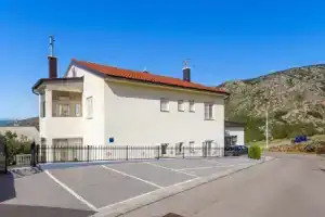 Beautiful Home in Senj With Wifi and 3 Bedrooms, Сень