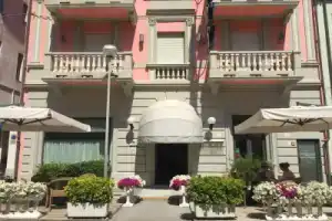 Hotel «Katy», Виареджио
