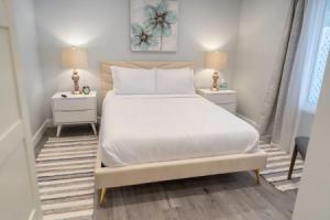 CHARMING UPGRADED 1-BEDROOM HOUSE IN GLENDALE  (p55), Лос-Анджелес