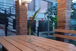 Hotel Gallery, Цагери