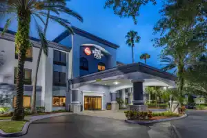 Отель «Comfort Suites Ucf/Research Park», Орландо