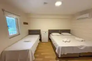 Address Küçükkuyu, Кючюккую