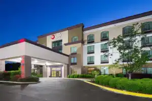 Отель «Best Western Plus Birmingham Inn & Suites», Бирмингем