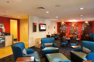Отель «TownePlace Suites by Marriott Savannah Airport», Саванна