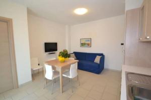 Bright and Modern Apartment, Розолина-Маре