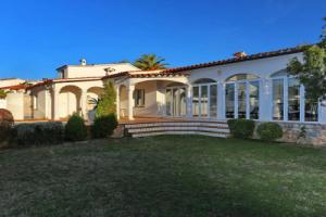 Luxurious Holiday Home in Empuriabrava With Private Pool, Эмпуриабрава