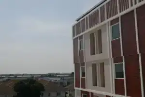 Triple Trees Hotel, Патхум-Тхани