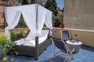 Live the Magic of Taormina Where History, Beauty, and Sicilian Soul Meet, Таормина