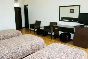 Pavilion Guest House, Набрань