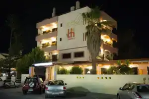 Heleni Beach Hotel, Лалисос