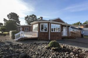 Beach Retreat 4 Bedrooms 2 Bathrooms Home, Сисайд