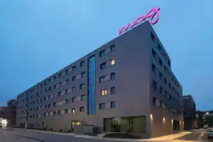 Отель «Moxy Hamburg Altona», Гамбург