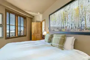 330 Chapel Square 3 Bedroom Condo by RedAwning, Эйвон