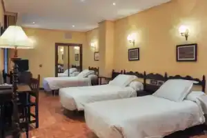 Hotel «Urban Salamanca», Саламанка