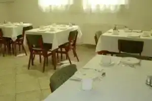 Carrier Hotel, Комаром