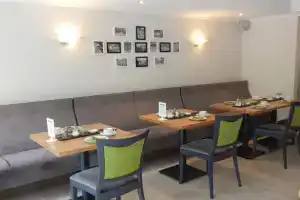 Hotel garni Am Brunnenplatz, Герольштайн