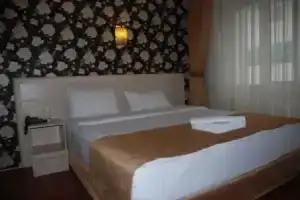 Mini Hotel, Измир