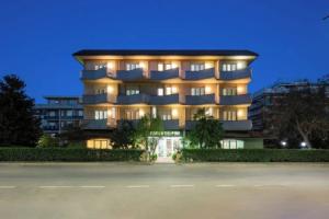 Hotel «Parco dei Pini», Фоллоника