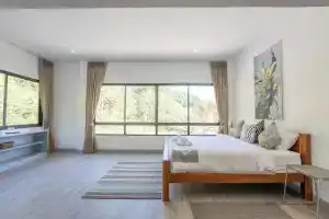Villa with Jacuzzi &Stunning Seaview V30, Панва
