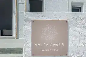 Salty Caves Apartments Milos, Адамас
