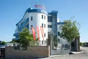 Merlin Club Hotel, Лозенец