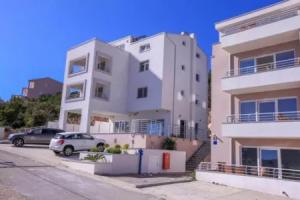 Apartments Zoya, Komarna