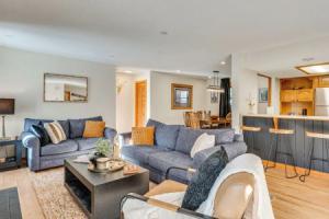 Riverfront Lincoln Condo w/ Patio + Pool Access!, Линкольн