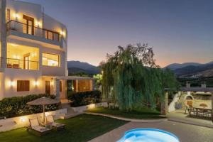 Villa Dolce Evita - With Private Pool, Макриялос