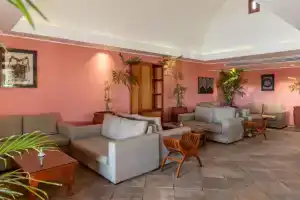Fort Arabesque Beach Resort, Макади