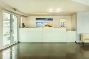 Anna Hotel, Пефкохори