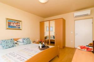 Apartments Bonavista - Superior Two Bedroom Apartment With Balcony and Sea View, Дубровник