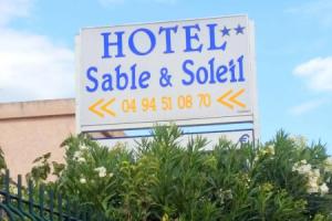 Hotel «Sable Et Soleil - Port et Plage», Фрежюс