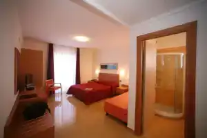 Hotel «Yria», Виесте