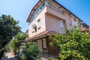 Lovely House near Beach with Backyard in Fethiye, Мугла