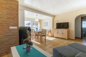 Nice House for 6 People With Private Pool and own Mooring in Empuriabrava, Эмпуриабрава
