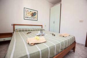 Seaside Serenity Flat With Outdoor Pool, Розолина-Маре
