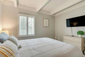 Walk to Main St! Condo w/ Hot Tub & Pool in Frisco, Фриско