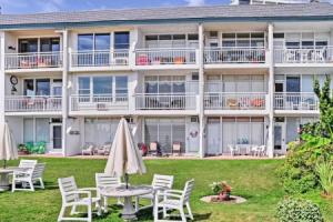 Colorful Virginia Beach Studio - Steps to Beach!, Вирджиния Бич